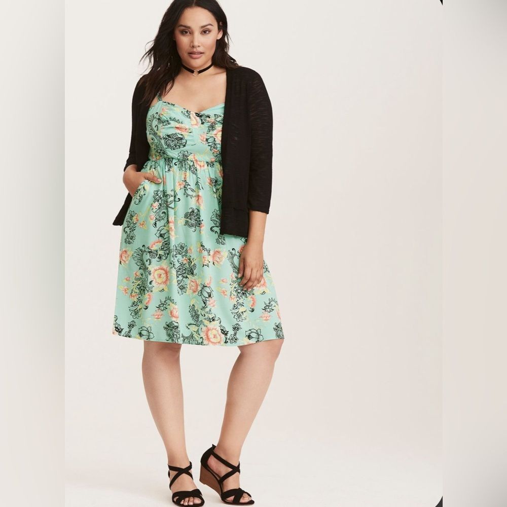 Torrid green floral print challis sundress with pockets size 0 (large)